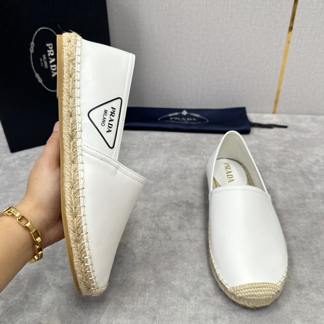💋💍p家新品 普拉-达Prad*新品渔夫鞋    官方 6,380   原系列牛皮，帆布，麻料布，手工缝