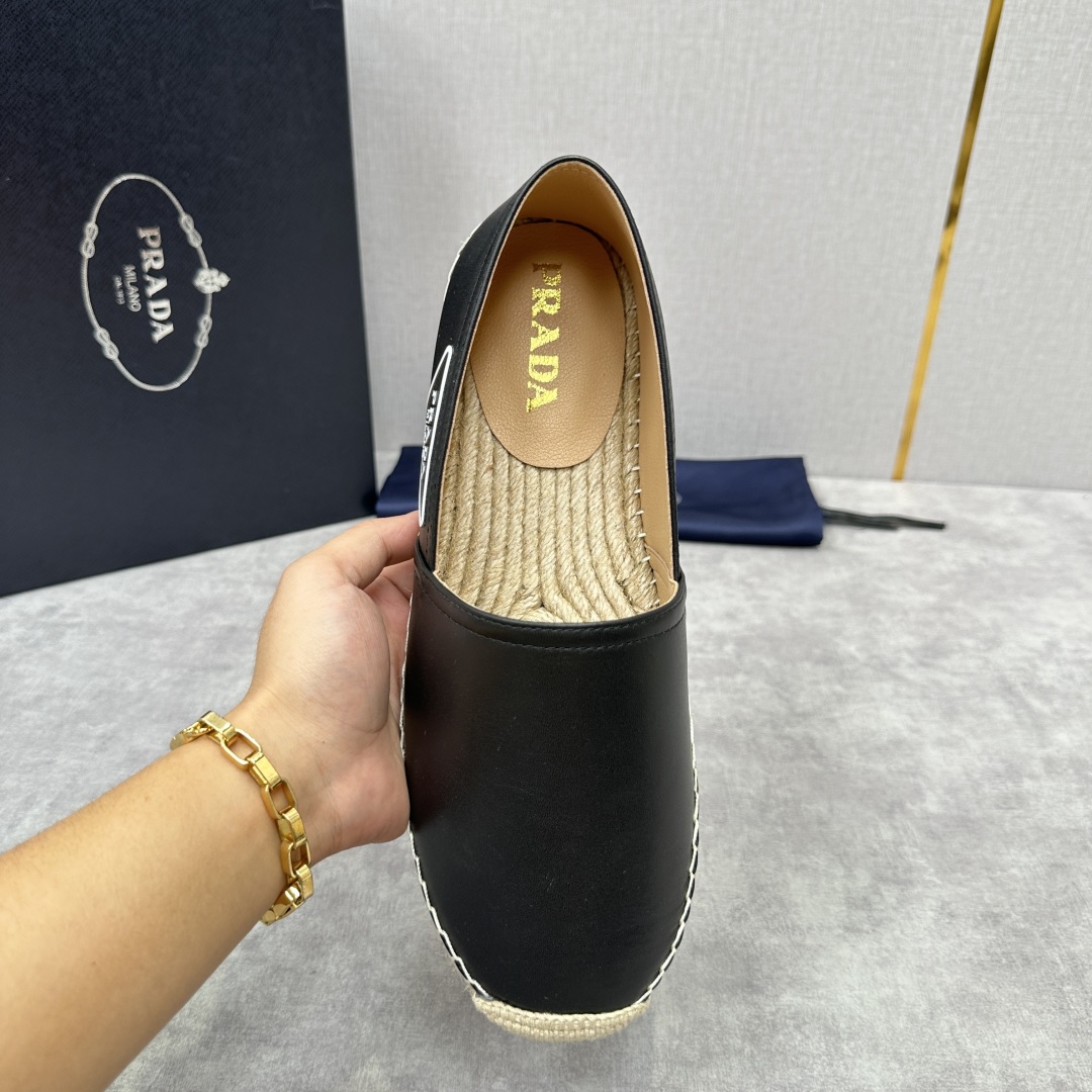 💋💍p家新品 普拉-达Prad*新品渔夫鞋    官方 6,380   原系列牛皮，帆布，麻料布，手工缝