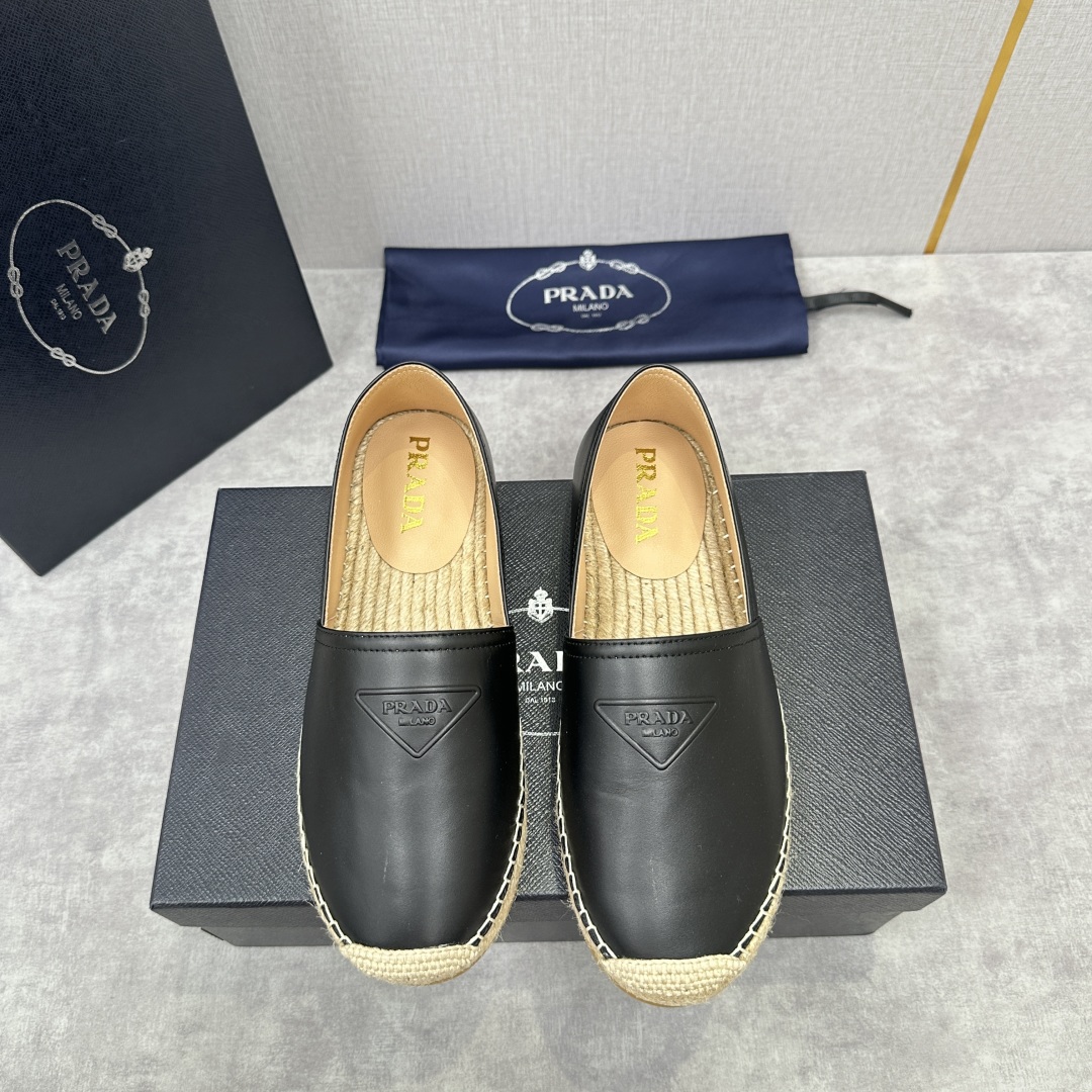 💋💍p家新品 普拉-达Prad*新品渔夫鞋    官方 6,380   原系列牛皮，帆布，麻料布，手工缝