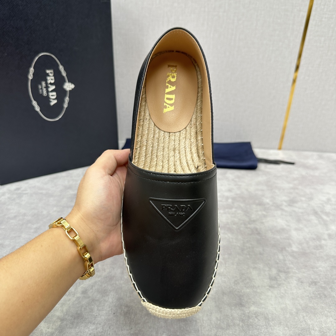 💋💍p家新品 普拉-达Prad*新品渔夫鞋    官方 6,380   原系列牛皮，帆布，麻料布，手工缝