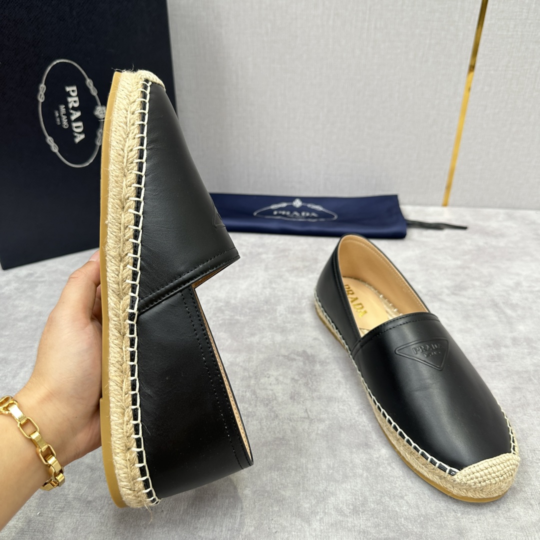 💋💍p家新品 普拉-达Prad*新品渔夫鞋    官方 6,380   原系列牛皮，帆布，麻料布，手工缝