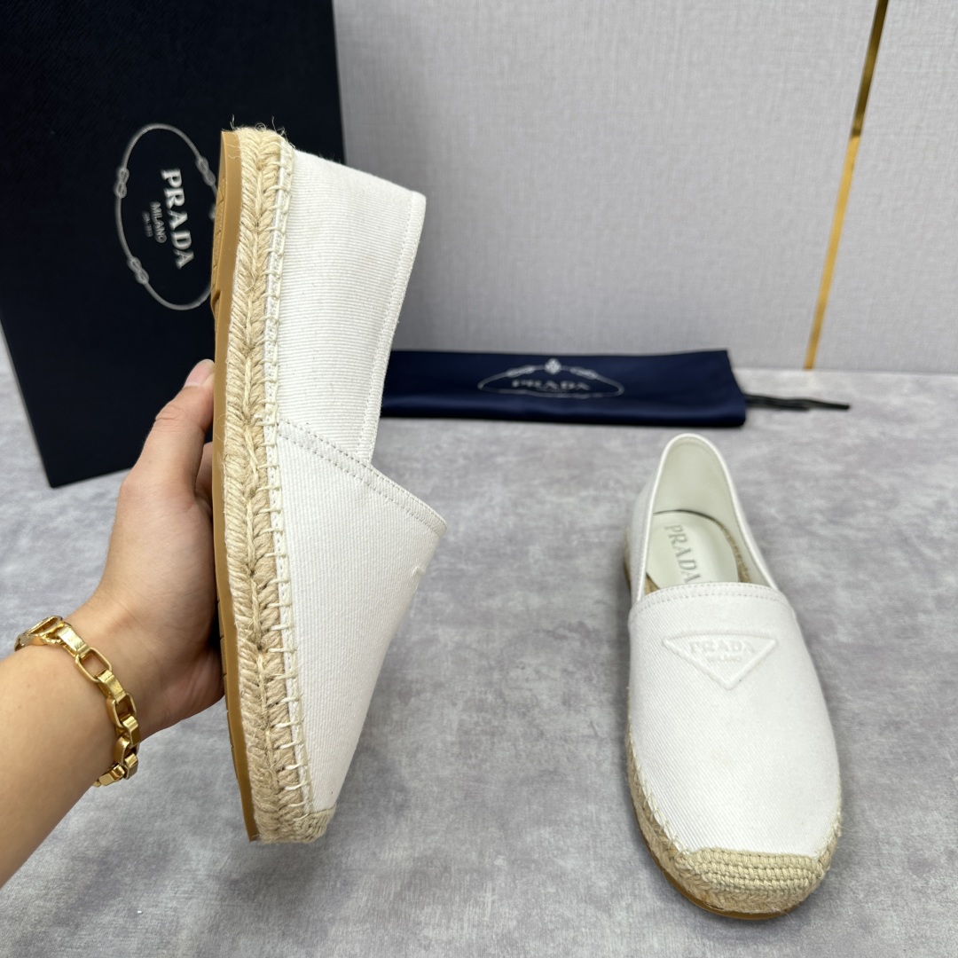 💋💍p家新品 普拉-达Prad*新品渔夫鞋    官方 6,380   原系列牛皮，帆布，麻料布，手工缝