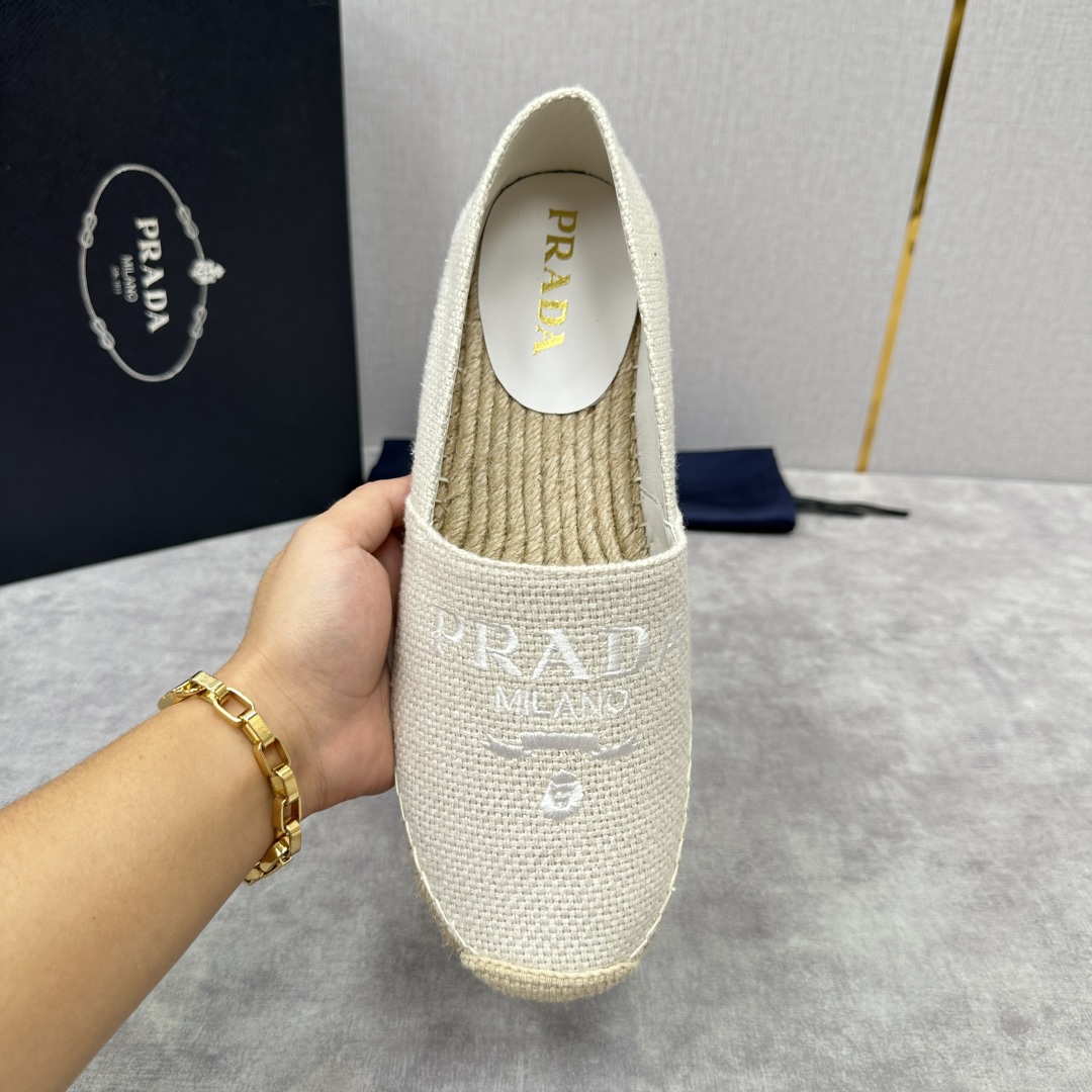 💋💍p家新品 普拉-达Prad*新品渔夫鞋    官方 6,380   原系列牛皮，帆布，麻料布，手工缝