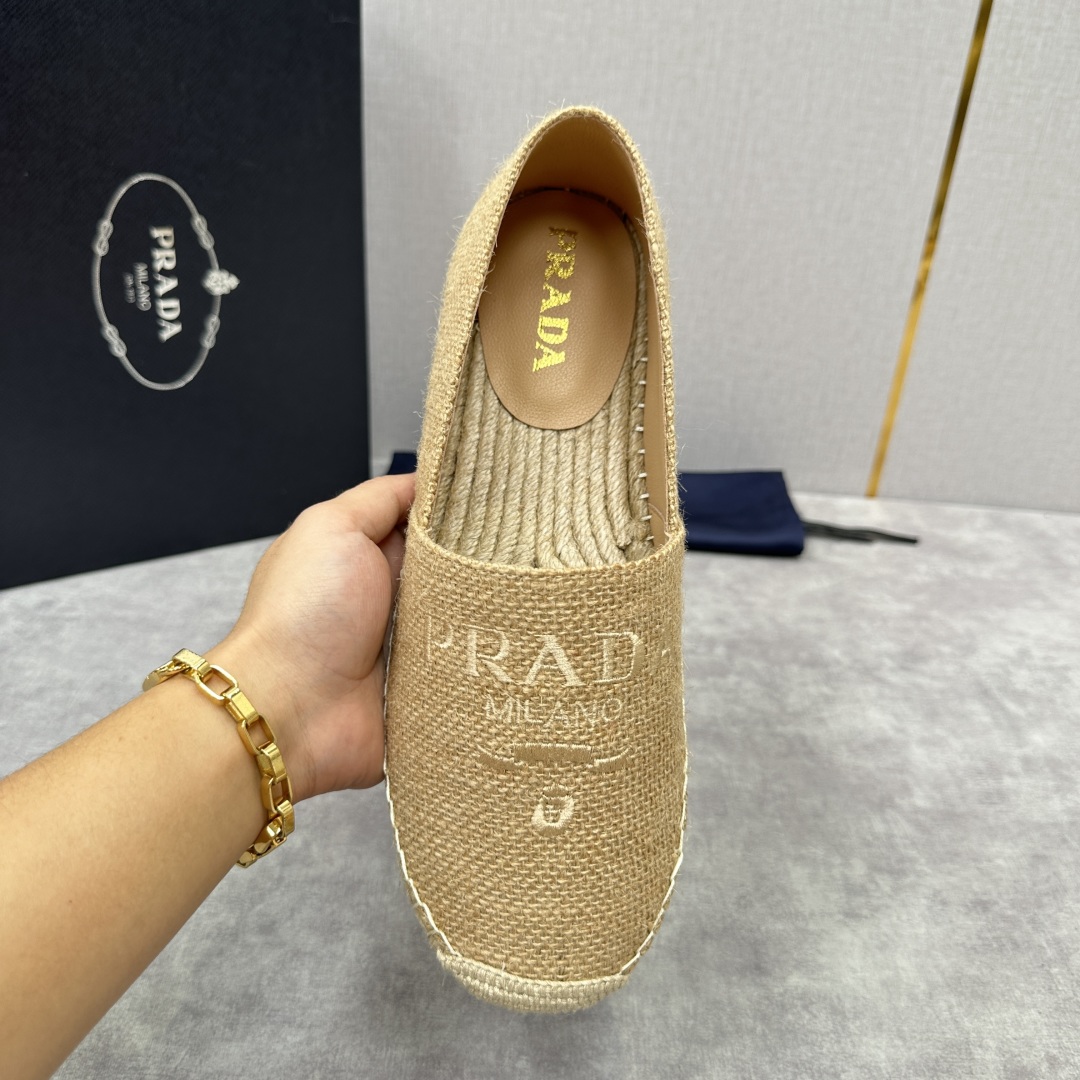💋💍p家新品 普拉-达Prad*新品渔夫鞋    官方 6,380   原系列牛皮，帆布，麻料布，手工缝