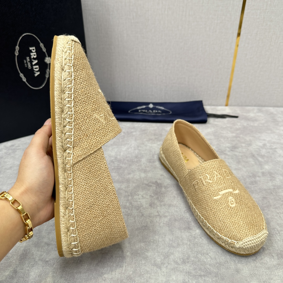 💋💍p家新品 普拉-达Prad*新品渔夫鞋    官方 6,380   原系列牛皮，帆布，麻料布，手工缝