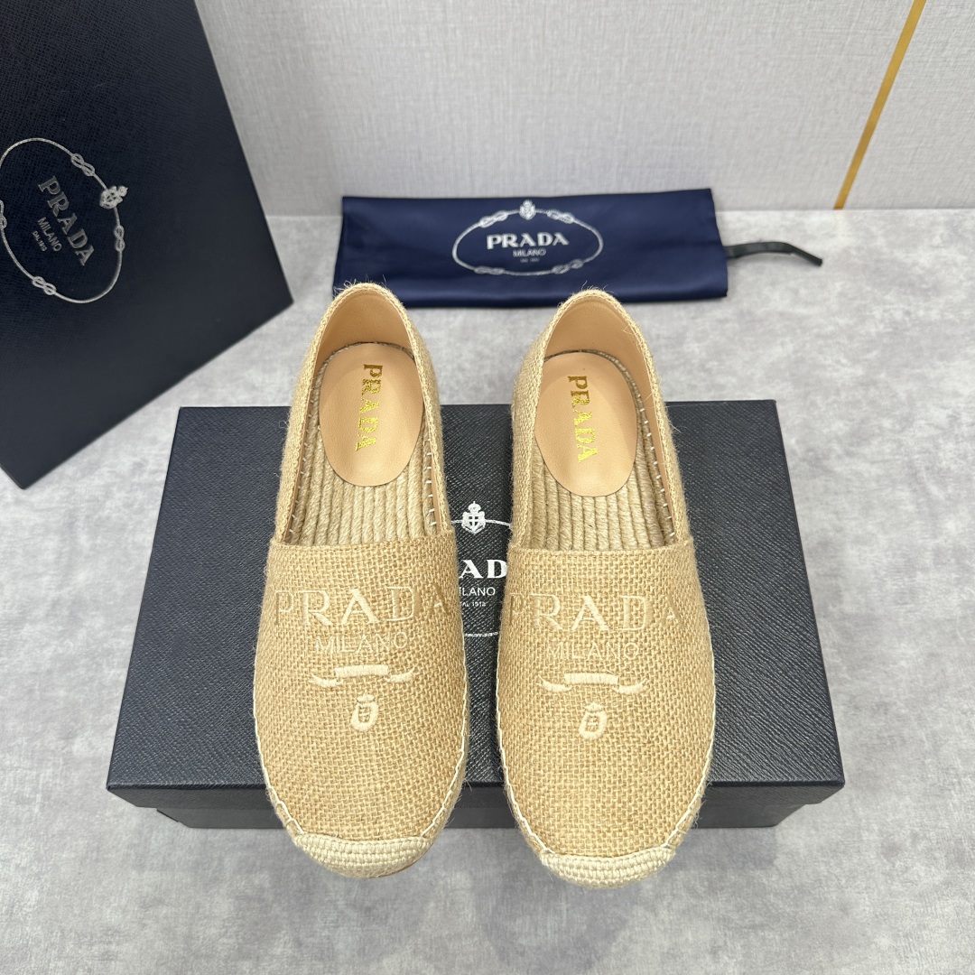 💋💍p家新品 普拉-达Prad*新品渔夫鞋    官方 6,380   原系列牛皮，帆布，麻料布，手工缝