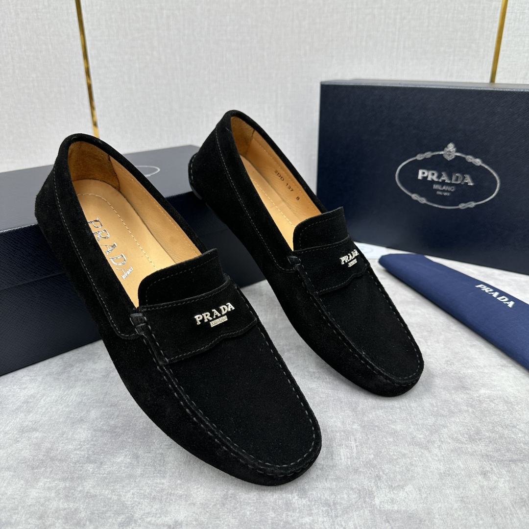 💋💍PRAD*/普拉-达 P家新品Saffiano 皮革乐福鞋 这款驾车鞋以柔软金丝光反毛皮制成，内里小