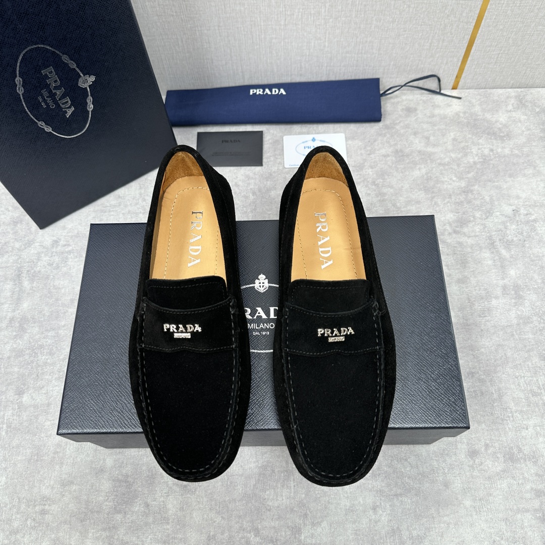 💋💍PRAD*/普拉-达 P家新品Saffiano 皮革乐福鞋 这款驾车鞋以柔软金丝光反毛皮制成，内里小