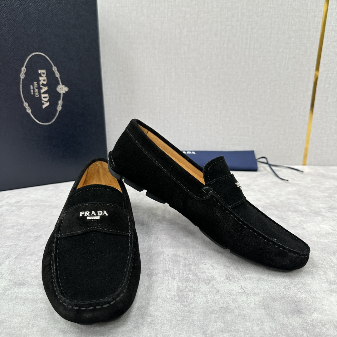 💋💍PRAD*/普拉-达 P家新品Saffiano 皮革乐福鞋 这款驾车鞋以柔软金丝光反毛皮制成，内里小