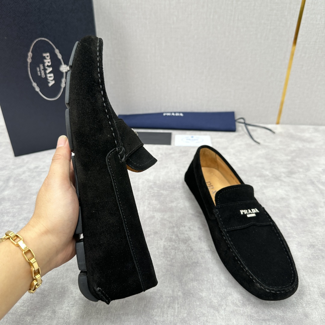 💋💍PRAD*/普拉-达 P家新品Saffiano 皮革乐福鞋 这款驾车鞋以柔软金丝光反毛皮制成，内里小