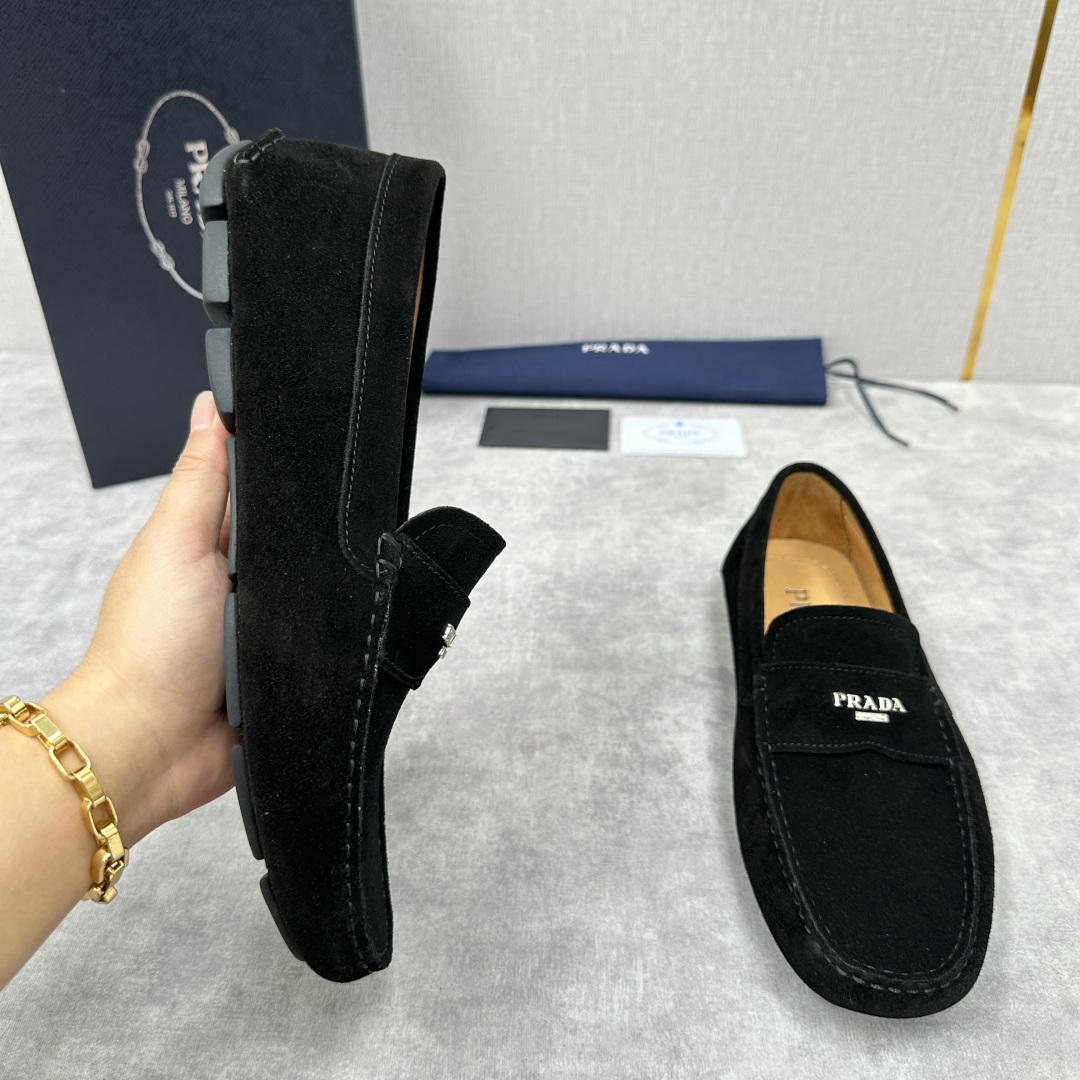 💋💍PRAD*/普拉-达 P家新品Saffiano 皮革乐福鞋 这款驾车鞋以柔软金丝光反毛皮制成，内里小