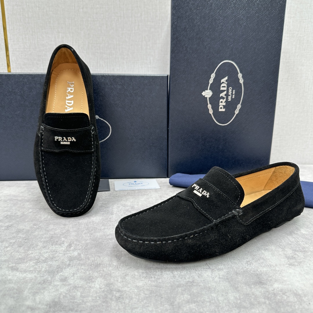 💋💍PRAD*/普拉-达 P家新品Saffiano 皮革乐福鞋 这款驾车鞋以柔软金丝光反毛皮制成，内里小