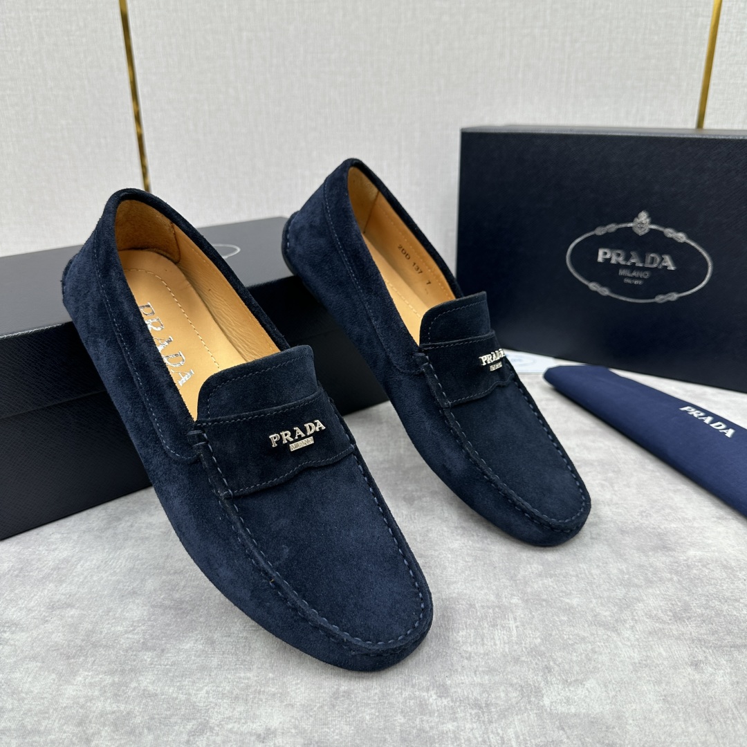 💋💍PRAD*/普拉-达 P家新品Saffiano 皮革乐福鞋 这款驾车鞋以柔软金丝光反毛皮制成，内里小
