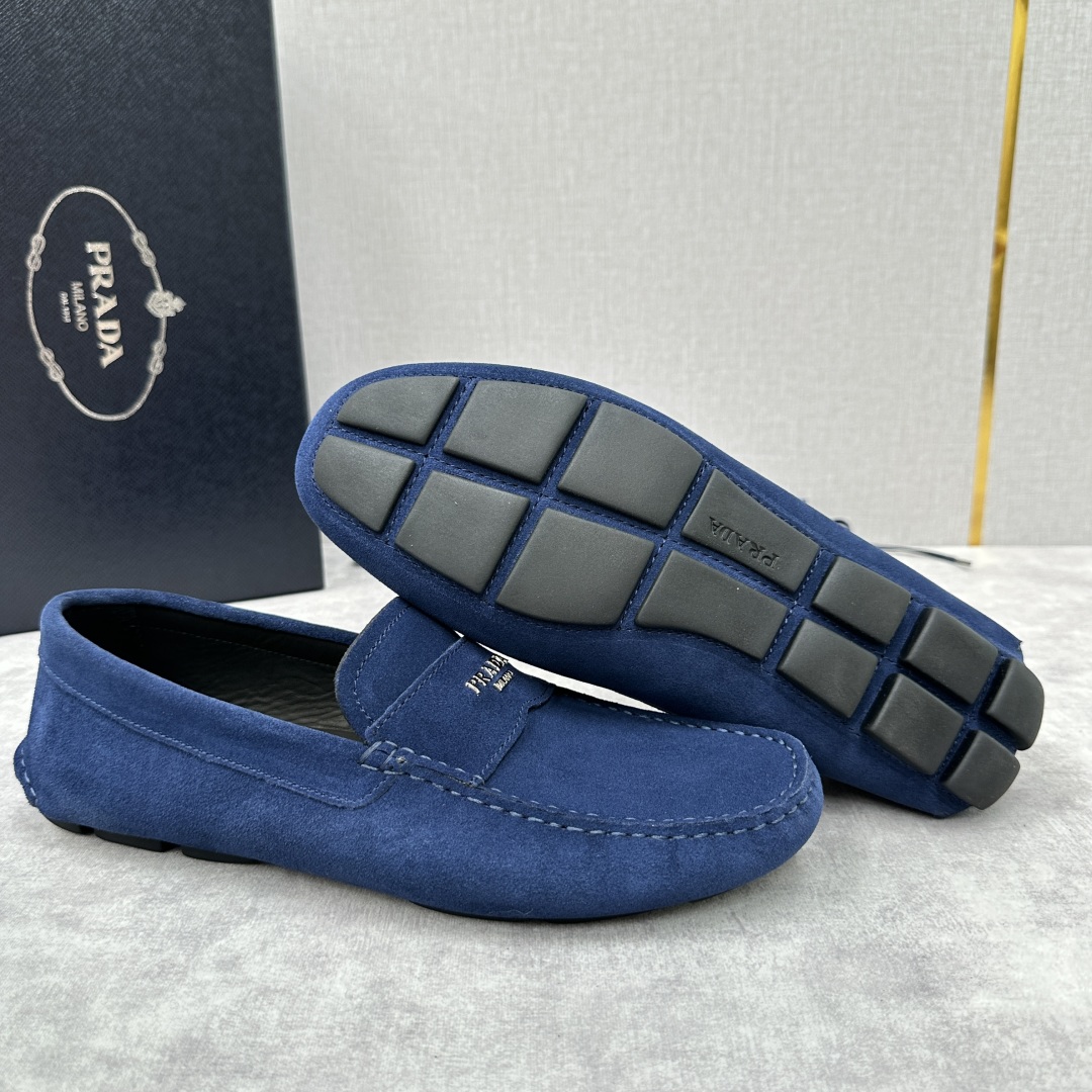 💋💍PRAD*/普拉-达 P家新品Saffiano 皮革乐福鞋 这款驾车鞋以柔软金丝光反毛皮制成，内里小