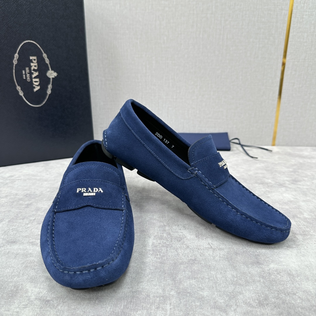 💋💍PRAD*/普拉-达 P家新品Saffiano 皮革乐福鞋 这款驾车鞋以柔软金丝光反毛皮制成，内里小