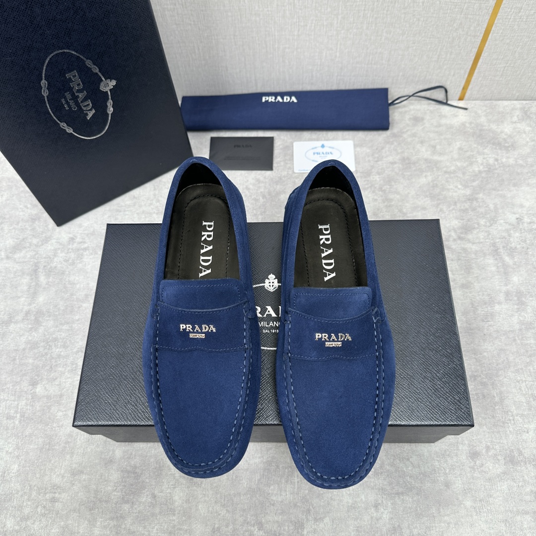 💋💍PRAD*/普拉-达 P家新品Saffiano 皮革乐福鞋 这款驾车鞋以柔软金丝光反毛皮制成，内里小