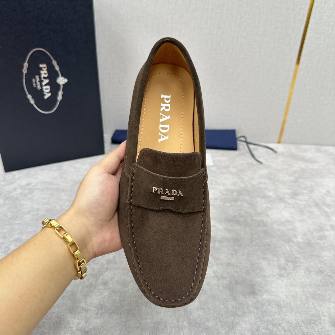 💋💍PRAD*/普拉-达 P家新品Saffiano 皮革乐福鞋 这款驾车鞋以柔软金丝光反毛皮制成，内里小
