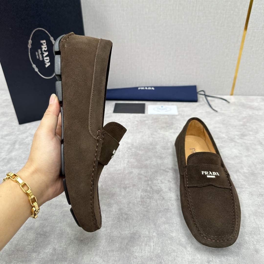 💋💍PRAD*/普拉-达 P家新品Saffiano 皮革乐福鞋 这款驾车鞋以柔软金丝光反毛皮制成，内里小