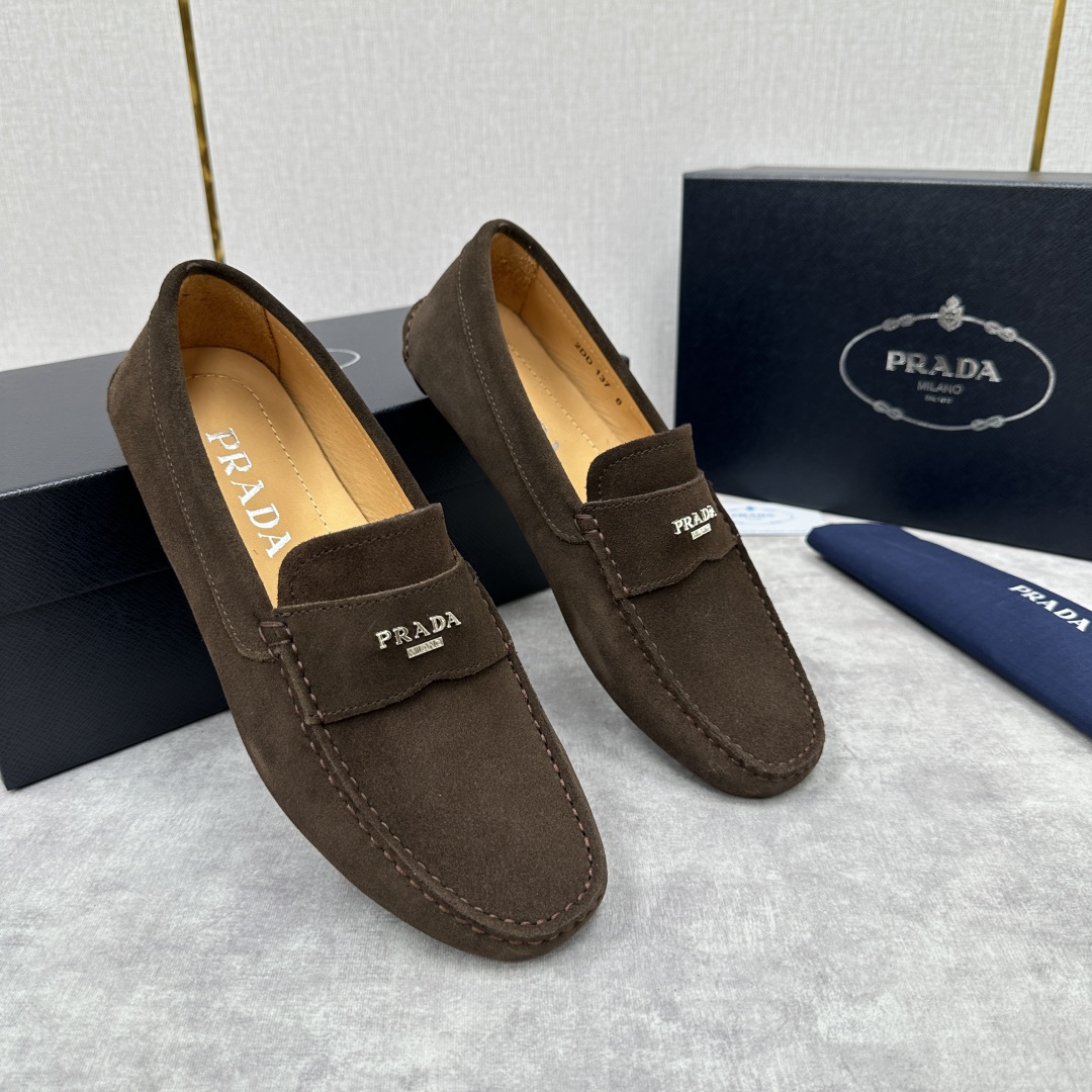 💋💍PRAD*/普拉-达 P家新品Saffiano 皮革乐福鞋 这款驾车鞋以柔软金丝光反毛皮制成，内里小