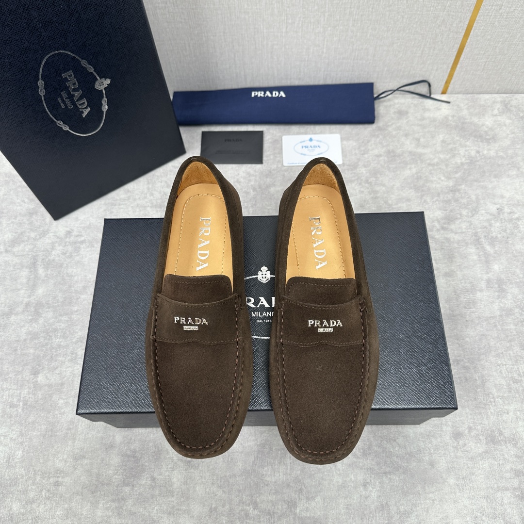 💋💍PRAD*/普拉-达 P家新品Saffiano 皮革乐福鞋 这款驾车鞋以柔软金丝光反毛皮制成，内里小