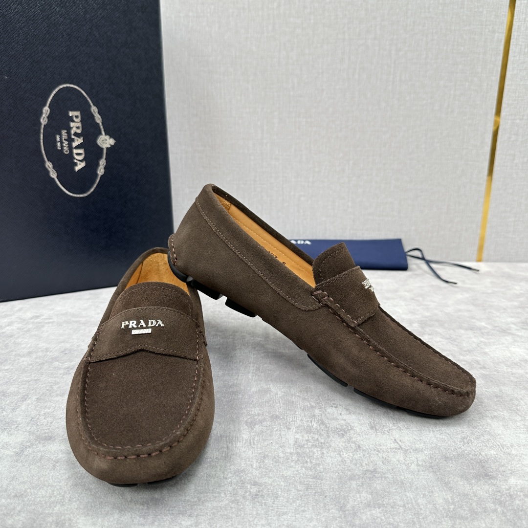 💋💍PRAD*/普拉-达 P家新品Saffiano 皮革乐福鞋 这款驾车鞋以柔软金丝光反毛皮制成，内里小