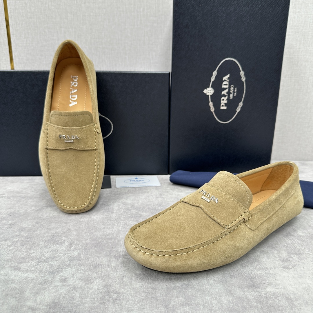 💋💍PRAD*/普拉-达 P家新品Saffiano 皮革乐福鞋 这款驾车鞋以柔软金丝光反毛皮制成，内里小