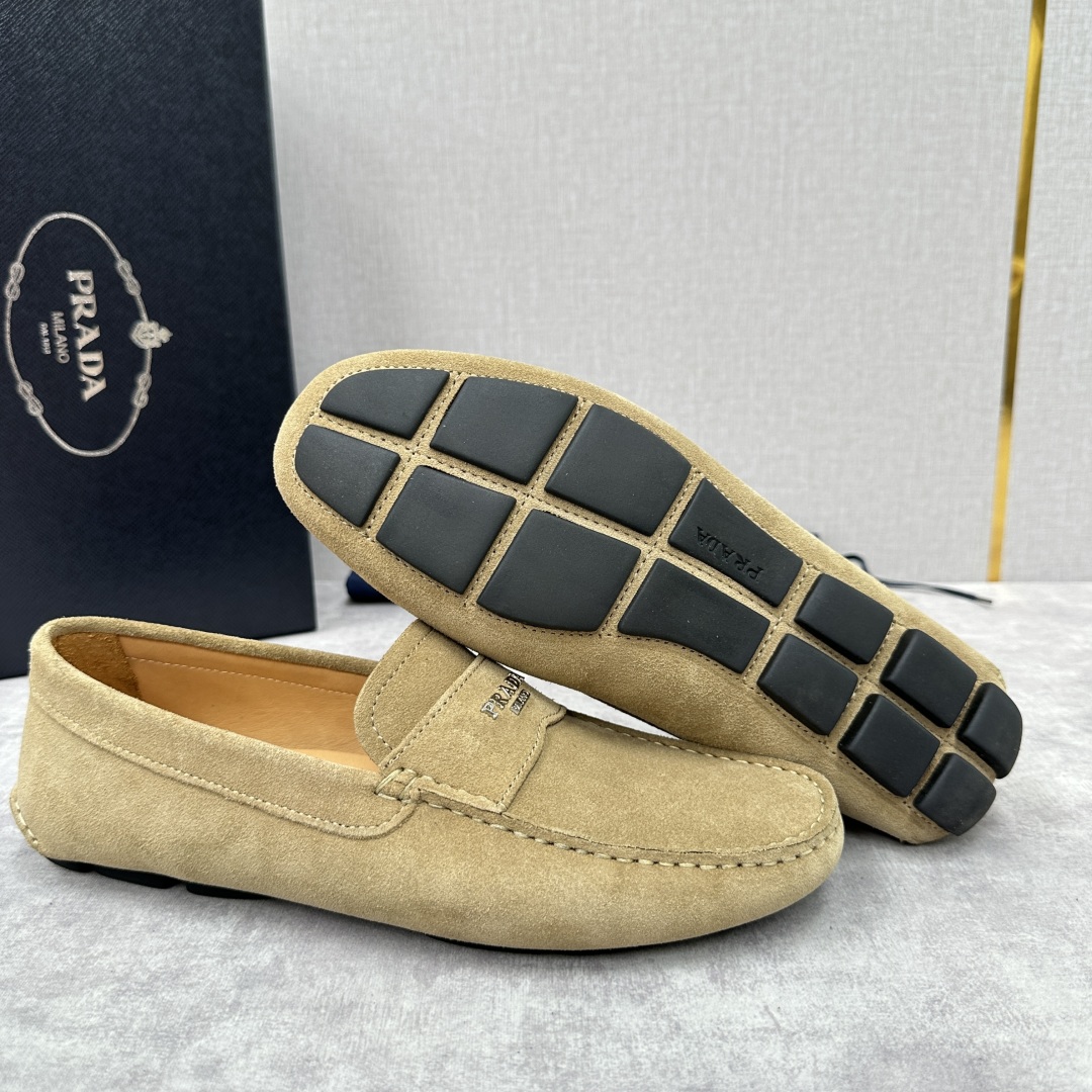 💋💍PRAD*/普拉-达 P家新品Saffiano 皮革乐福鞋 这款驾车鞋以柔软金丝光反毛皮制成，内里小