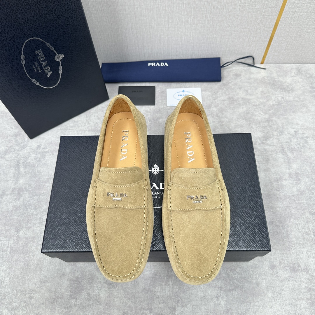 💋💍PRAD*/普拉-达 P家新品Saffiano 皮革乐福鞋 这款驾车鞋以柔软金丝光反毛皮制成，内里小