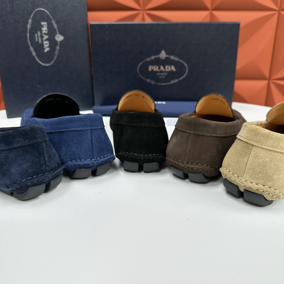 💋💍PRAD*/普拉-达 P家新品Saffiano 皮革乐福鞋 这款驾车鞋以柔软金丝光反毛皮制成，内里小