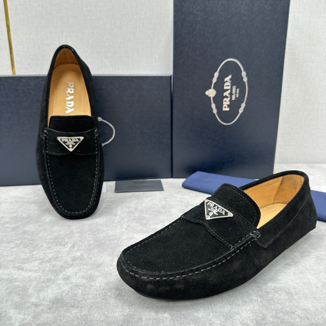 💋💍PRAD*/普拉-达 P家新品Saffiano 皮革乐福鞋 这款驾车鞋以柔软金丝光反毛皮制成，内里小