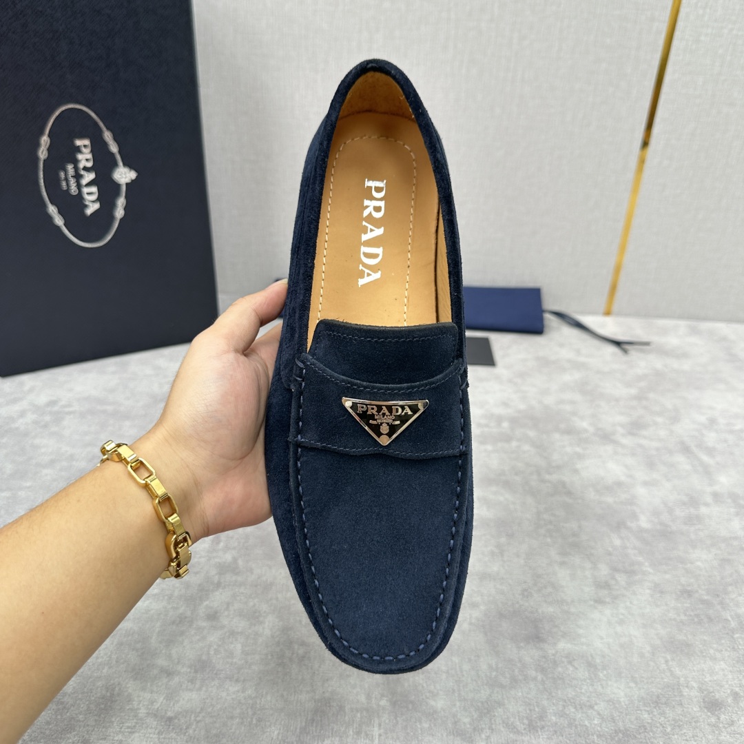 💋💍PRAD*/普拉-达 P家新品Saffiano 皮革乐福鞋 这款驾车鞋以柔软金丝光反毛皮制成，内里小