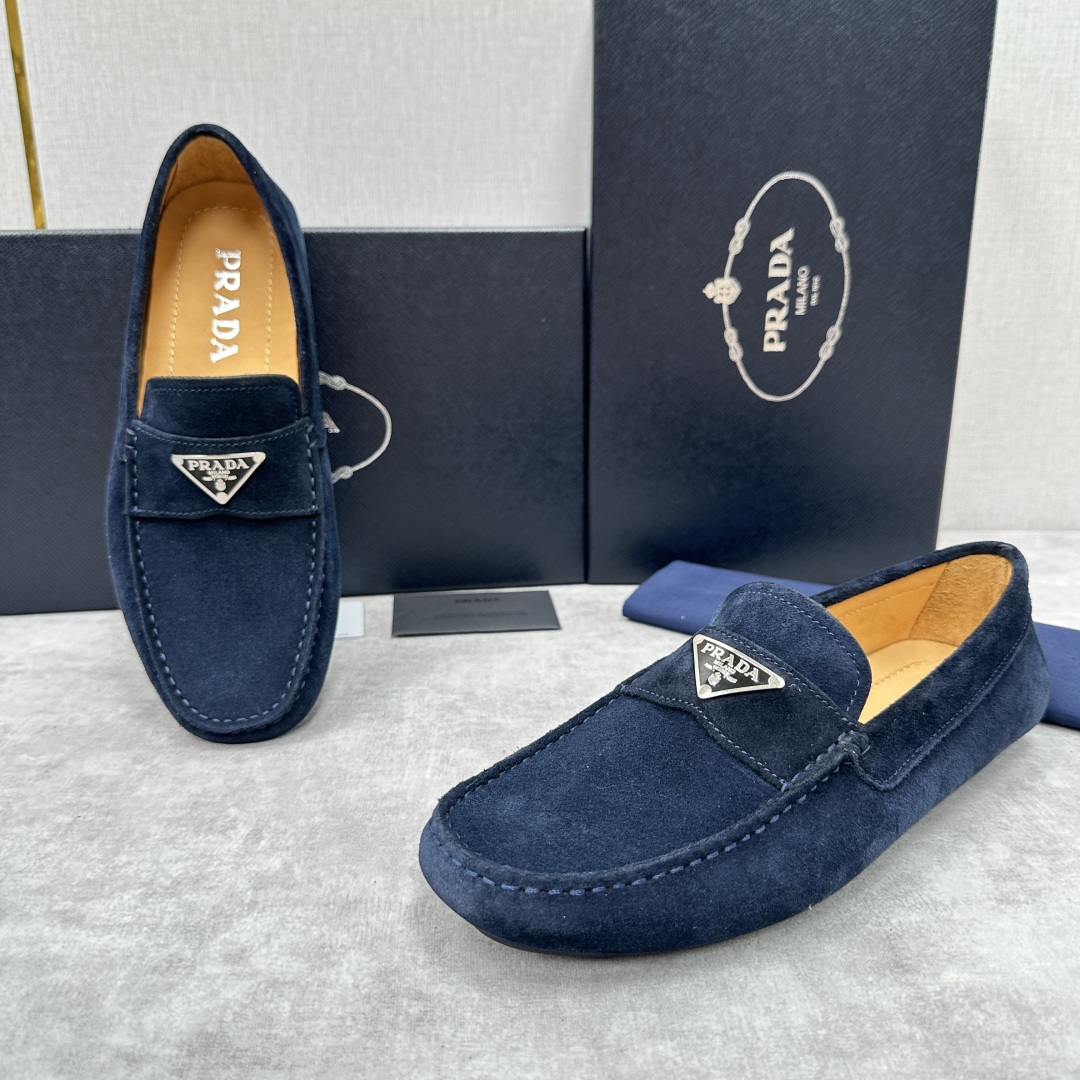 💋💍PRAD*/普拉-达 P家新品Saffiano 皮革乐福鞋 这款驾车鞋以柔软金丝光反毛皮制成，内里小