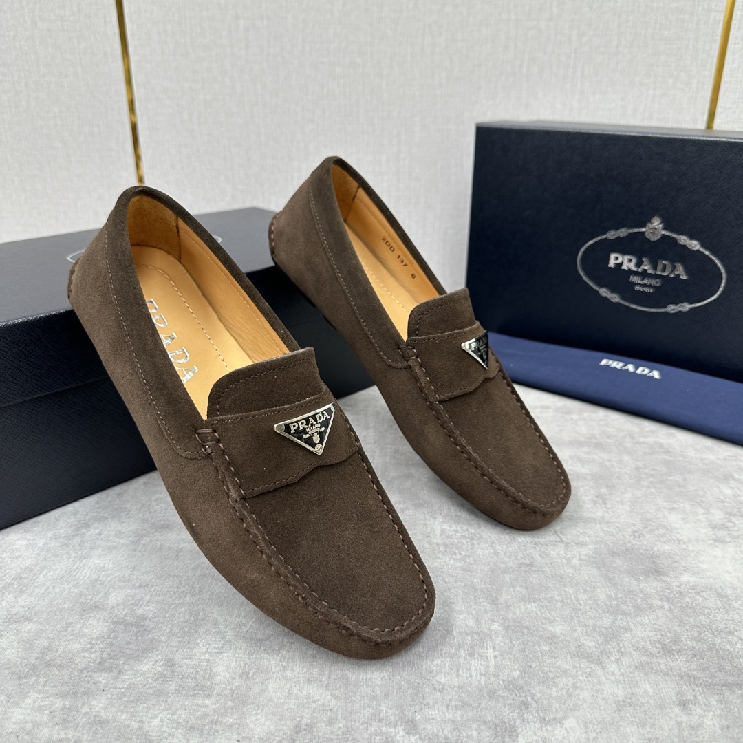 💋💍PRAD*/普拉-达 P家新品Saffiano 皮革乐福鞋 这款驾车鞋以柔软金丝光反毛皮制成，内里小