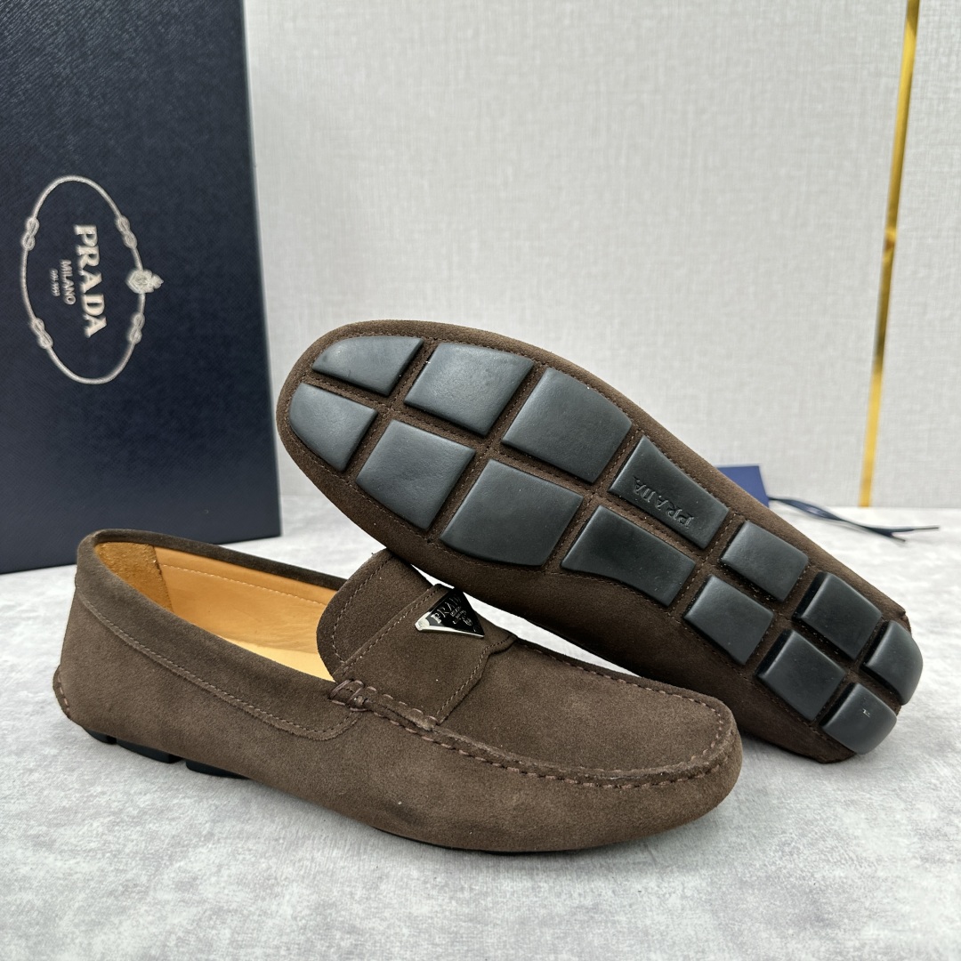 💋💍PRAD*/普拉-达 P家新品Saffiano 皮革乐福鞋 这款驾车鞋以柔软金丝光反毛皮制成，内里小