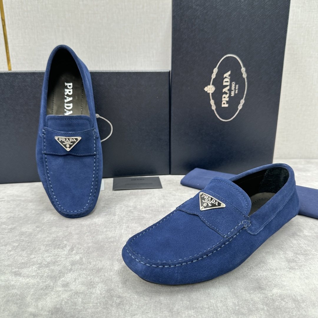💋💍PRAD*/普拉-达 P家新品Saffiano 皮革乐福鞋 这款驾车鞋以柔软金丝光反毛皮制成，内里小
