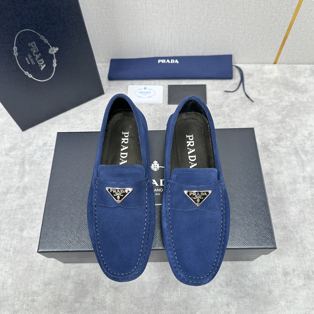 💋💍PRAD*/普拉-达 P家新品Saffiano 皮革乐福鞋 这款驾车鞋以柔软金丝光反毛皮制成，内里小