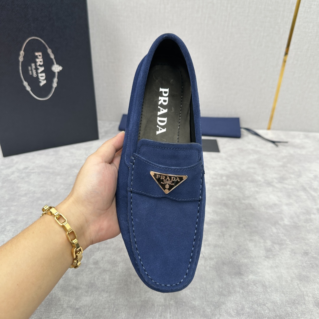 💋💍PRAD*/普拉-达 P家新品Saffiano 皮革乐福鞋 这款驾车鞋以柔软金丝光反毛皮制成，内里小