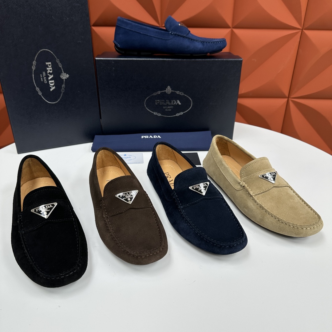 💋💍PRAD*/普拉-达 P家新品Saffiano 皮革乐福鞋 这款驾车鞋以柔软金丝光反毛皮制成，内里小