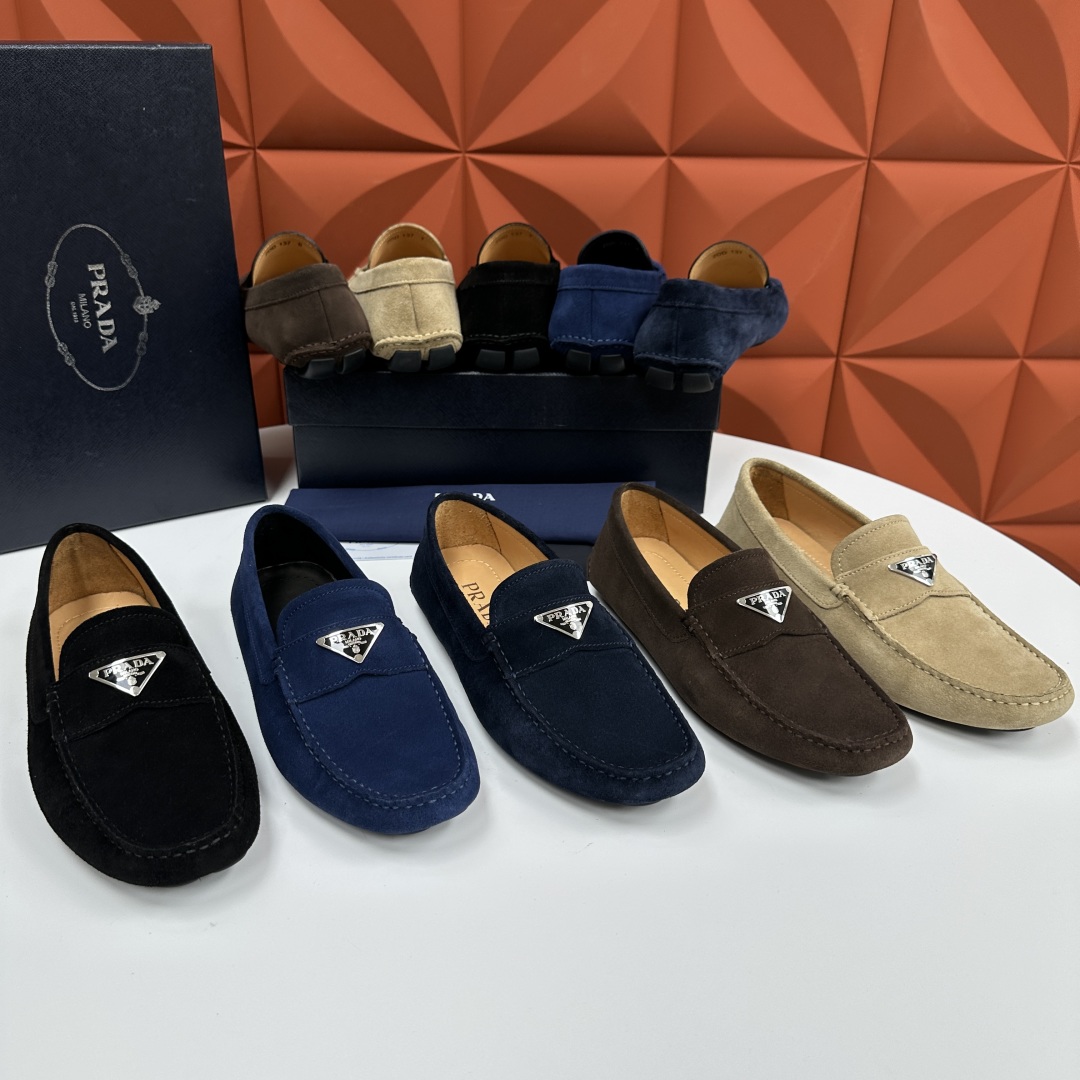 💋💍PRAD*/普拉-达 P家新品Saffiano 皮革乐福鞋 这款驾车鞋以柔软金丝光反毛皮制成，内里小