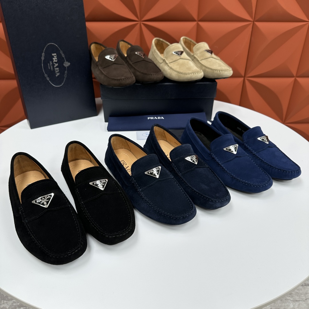 💋💍PRAD*/普拉-达 P家新品Saffiano 皮革乐福鞋 这款驾车鞋以柔软金丝光反毛皮制成，内里小