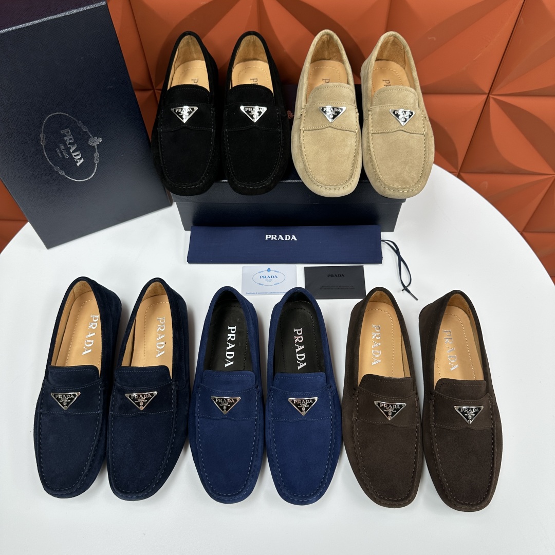 💋💍PRAD*/普拉-达 P家新品Saffiano 皮革乐福鞋 这款驾车鞋以柔软金丝光反毛皮制成，内里小