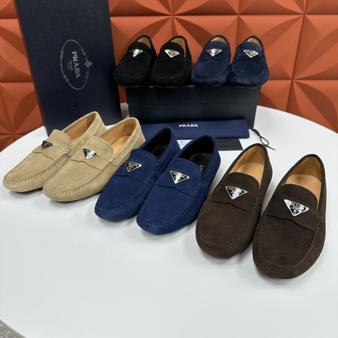 💋💍PRAD*/普拉-达 P家新品Saffiano 皮革乐福鞋 这款驾车鞋以柔软金丝光反毛皮制成，内里小