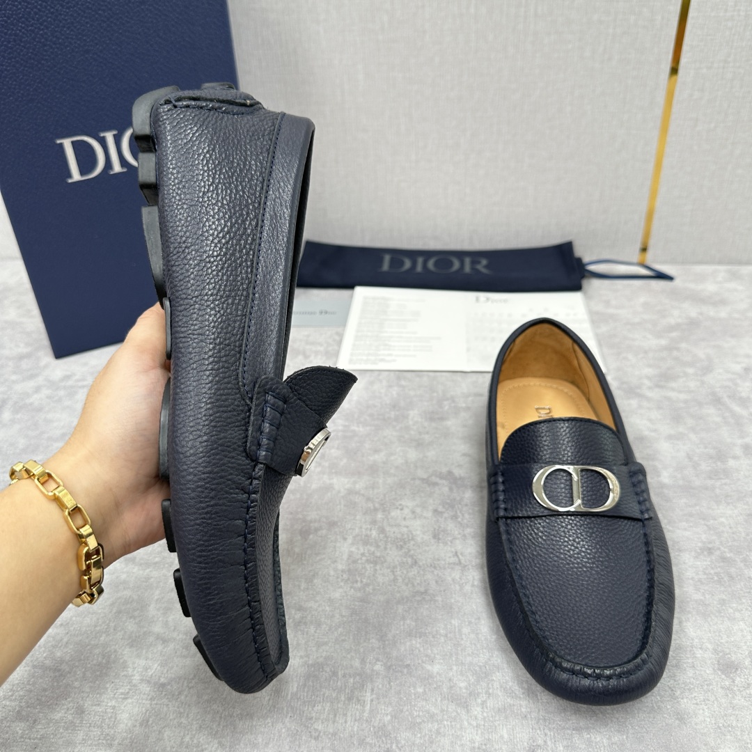💋💍CD 迪-奥新品  男士套脚豆豆鞋  这款乐福鞋延续标志性的正装鞋履轮廓，以更加优雅的设计呈现。精致