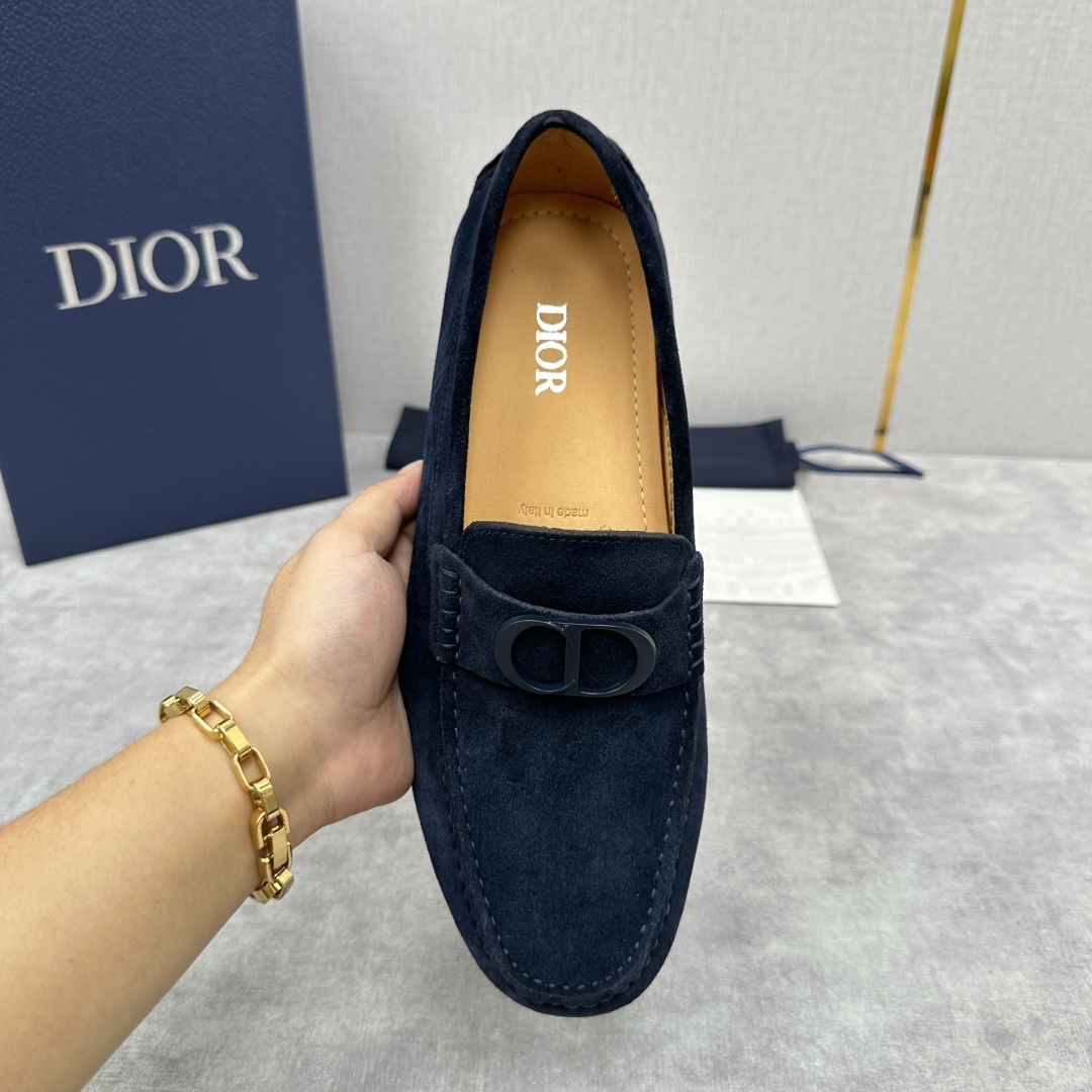 💋💍CD 迪-奥新品  男士套脚豆豆鞋  这款乐福鞋延续标志性的正装鞋履轮廓，以更加优雅的设计呈现。精致