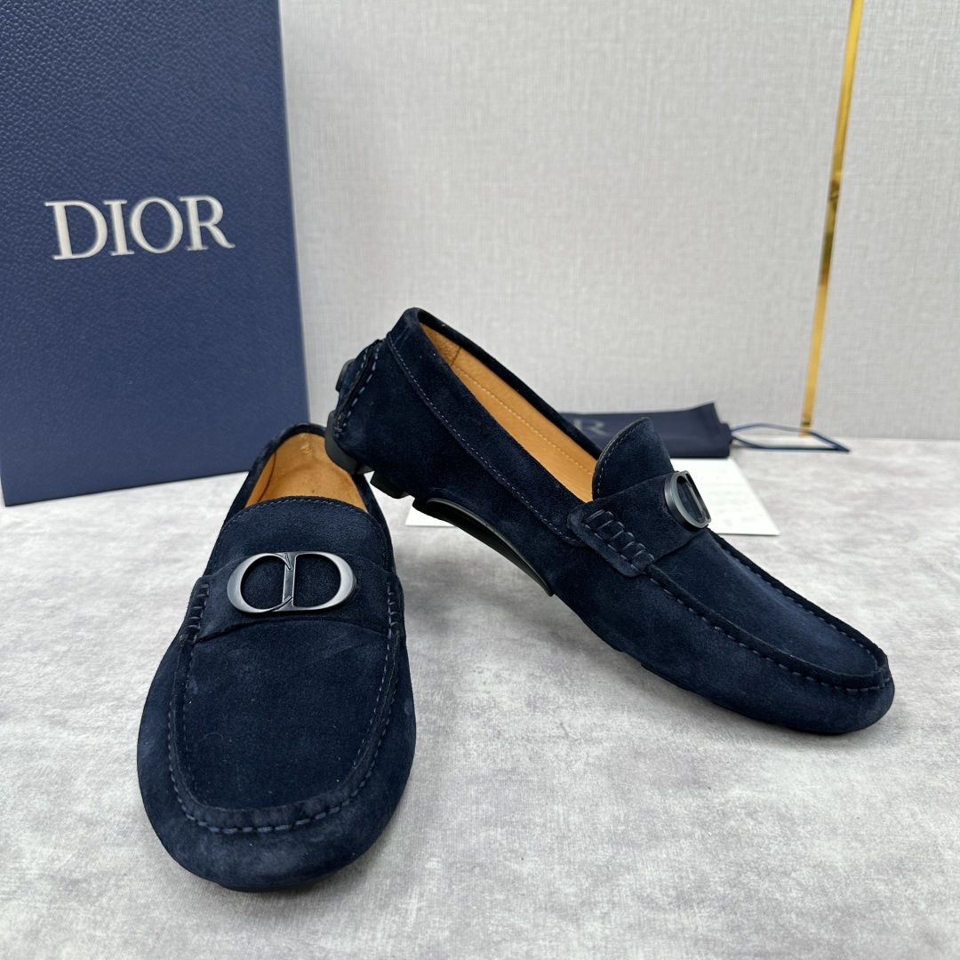 💋💍CD 迪-奥新品  男士套脚豆豆鞋  这款乐福鞋延续标志性的正装鞋履轮廓，以更加优雅的设计呈现。精致