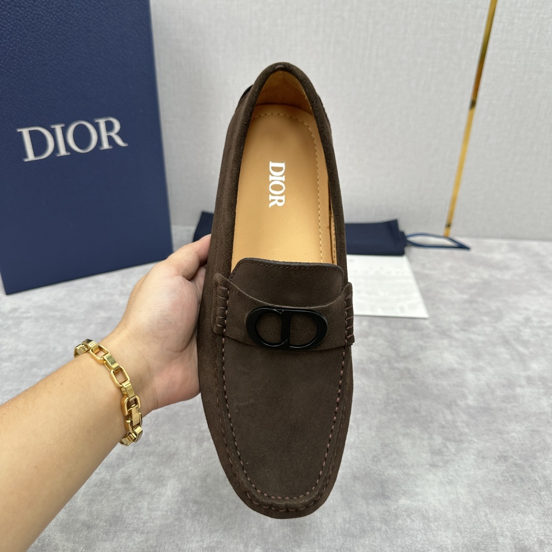 💋💍CD 迪-奥新品  男士套脚豆豆鞋  这款乐福鞋延续标志性的正装鞋履轮廓，以更加优雅的设计呈现。精致