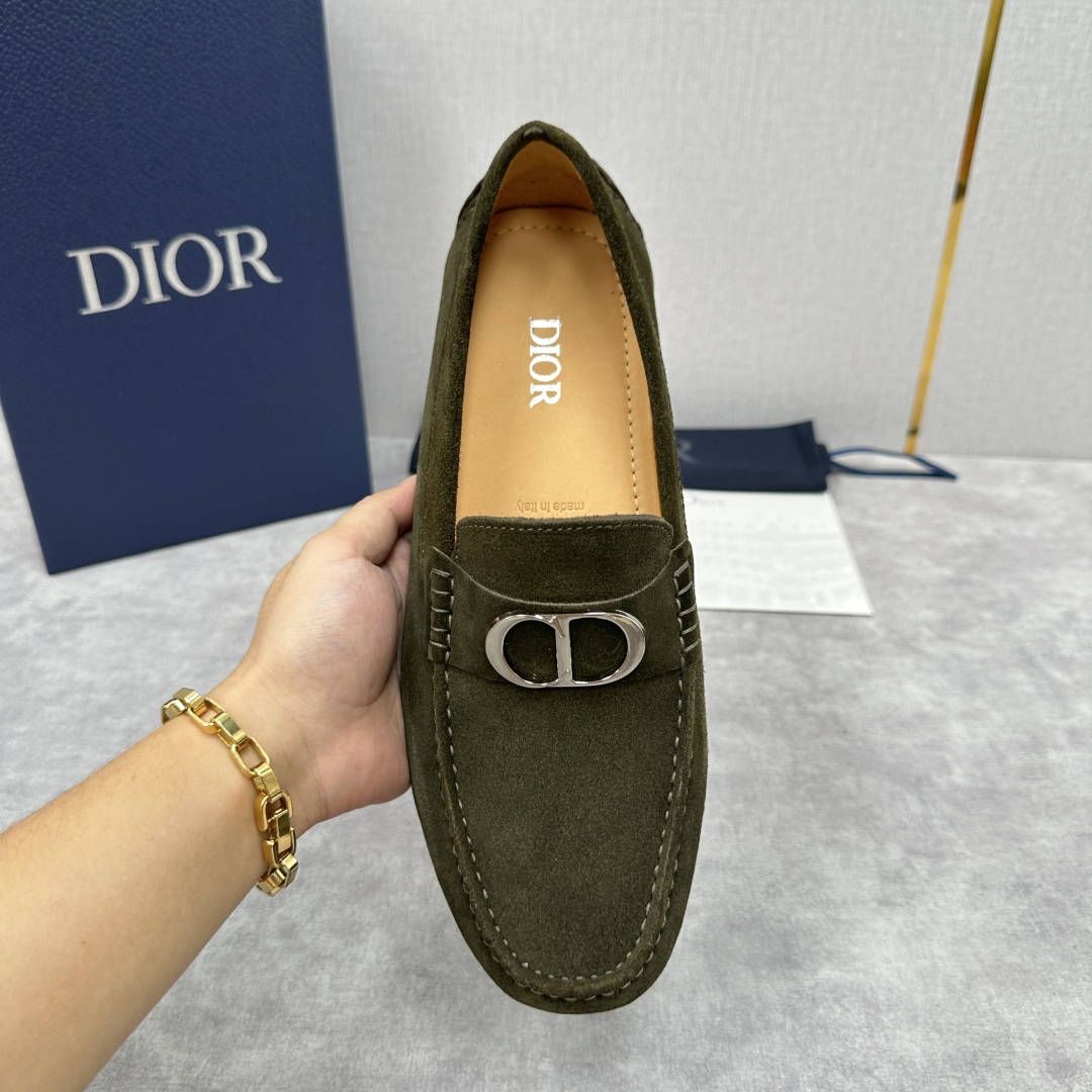 💋💍CD 迪-奥新品  男士套脚豆豆鞋  这款乐福鞋延续标志性的正装鞋履轮廓，以更加优雅的设计呈现。精致