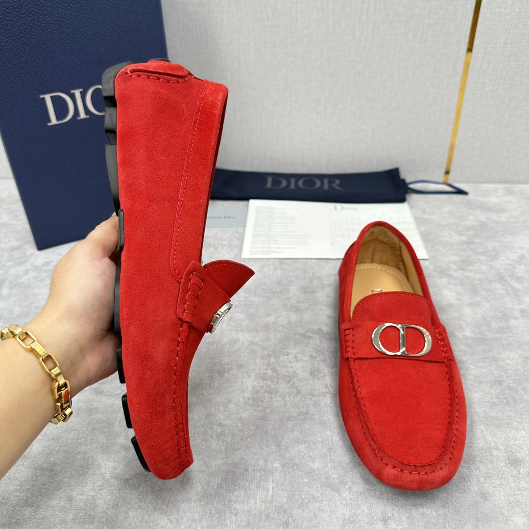 💋💍CD 迪-奥新品  男士套脚豆豆鞋  这款乐福鞋延续标志性的正装鞋履轮廓，以更加优雅的设计呈现。精致