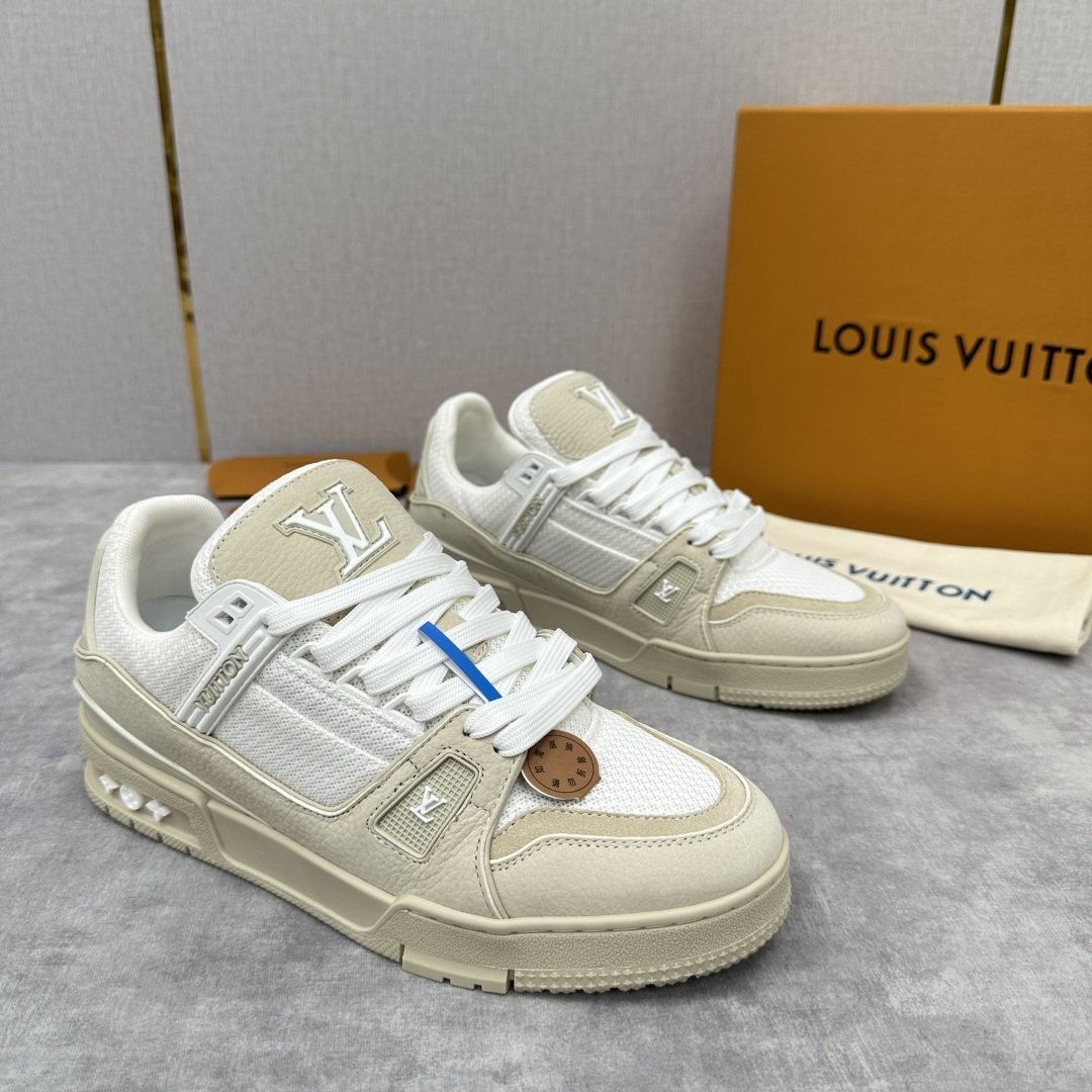 💋💍L家新品 L*V 路易~当季新品上架 TRAINER 系列运动鞋 官方 10,200 本
