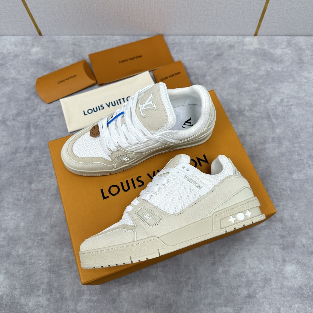 💋💍L家新品 L*V 路易~当季新品上架 TRAINER 系列运动鞋 官方 10,200 本